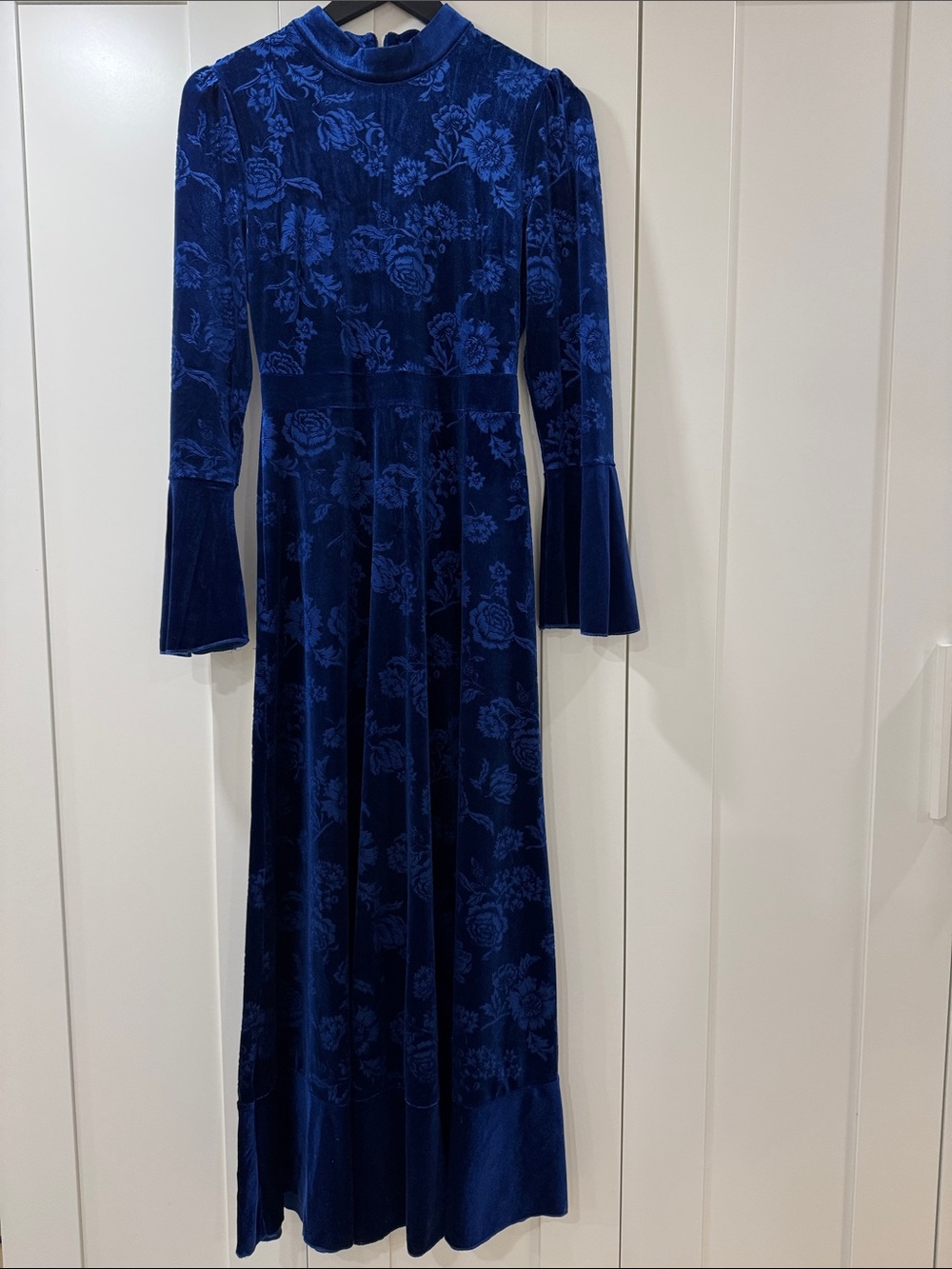 Elegant Women's Floral Velvet Maxi Dress - Navy Blue
